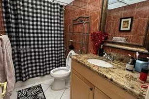 10090 NW 80th Ct, Hialeah Gardens, FL 33016 - Photo 19