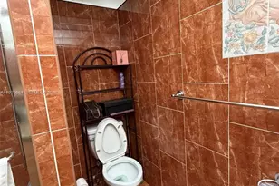 10090 NW 80th Ct, Hialeah Gardens, FL 33016 - Photo 15