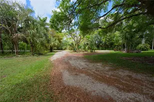 23755 SW 142nd Ave, Homestead, FL 33032 - Photo 5