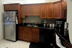327 Lakeview Dr, Weston, FL 33326 - Photo 5