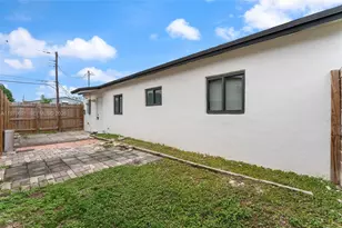 6161 NE 7th Ave, Oakland Park, FL 33334 - Photo 23