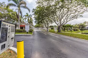 8953 Warwick Dr, Boca Raton, FL 33433 - Photo 25