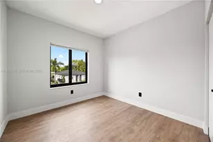 120 NW 5th Ave, Hallandale Beach, FL 33009 - Photo 17