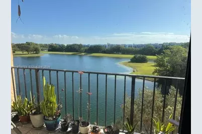 9688 Fontainebleau Blvd #409, Miami, FL 33172 - Photo 1