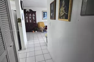 9688 Fontainebleau Blvd, Miami, FL 33172 - Photo 15