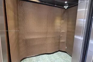 9688 Fontainebleau Blvd, Miami, FL 33172 - Photo 5