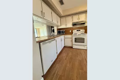 201 Lake Pointe Dr #202, Oakland Park, FL 33309 - Photo 15