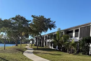 201 Lake Pointe Dr, Oakland Park, FL 33309 - Photo 21