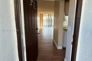 201 Lake Pointe Dr, Oakland Park, FL 33309 - Photo 3