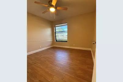 201 Lake Pointe Dr #202, Oakland Park, FL 33309 - Photo 7