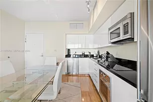 92 SW 3rd St, Miami, FL 33130 - Photo 5