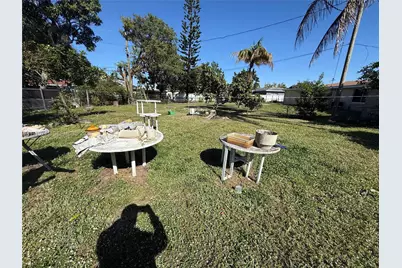 521 NW 189th Ter, Miami Gardens, FL 33169 - Photo 9