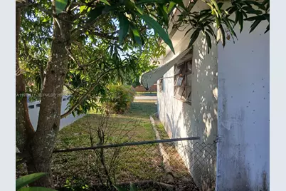 521 NW 189th Ter, Miami Gardens, FL 33169 - Photo 45