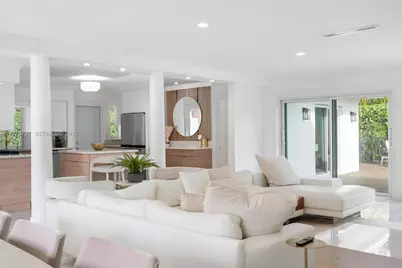 1001 NE 86th St, Miami, FL 33138 - Photo 11