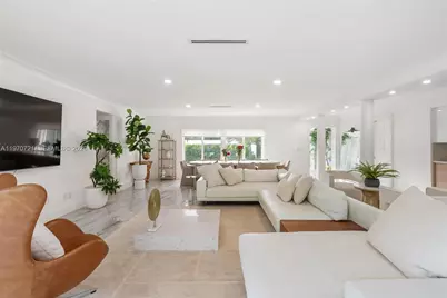 1001 NE 86th St, Miami, FL 33138 - Photo 9