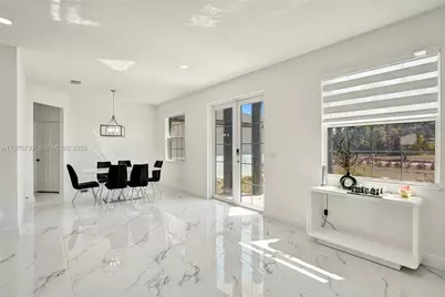 13673 N 77th Pl N, Loxahatchee, FL 33412 - Photo 9