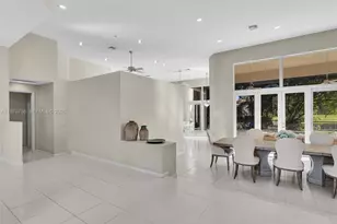 2756 Meadowood Dr, Weston, FL 33332 - Photo 11