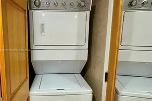 520 Brickell Key Dr, Miami, FL 33131 - Photo 11