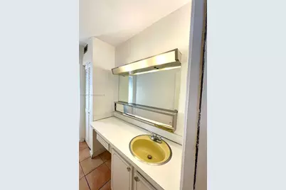 1658 Bay Rd #203, Miami Beach, FL 33139 - Photo 21