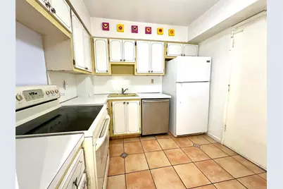 1658 Bay Rd #203, Miami Beach, FL 33139 - Photo 3