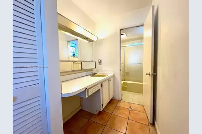 1658 Bay Rd #203, Miami Beach, FL 33139 - Photo 19