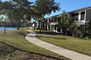 201 Lake Pointe Dr, Oakland Park, FL 33309 - Photo 21