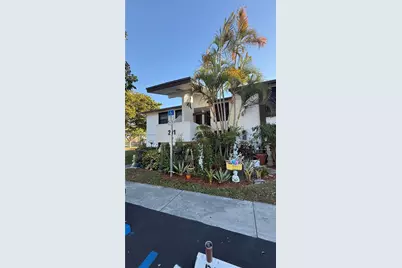 201 Lake Pointe Dr #202, Oakland Park, FL 33309 - Photo 3