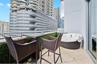 1050 Brickell Ave #1014, Miami, FL 33131 - Photo 11