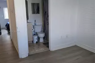 7985 NW 8th St, Miami, FL 33126 - Photo 15