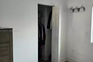 7985 NW 8th St, Miami, FL 33126 - Photo 11