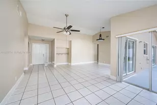 210 SW 98th Terrace, Pembroke Pines, FL 33025 - Photo 15
