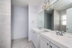 210 SW 98th Terrace, Pembroke Pines, FL 33025 - Photo 25