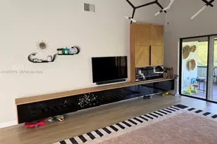 364 Fairway Cir, Weston, FL 33326 - Photo 23