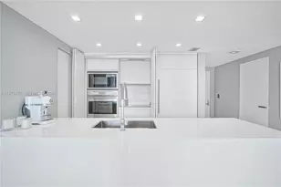 475 Brickell Ave, Miami, FL 33131 - Photo 17