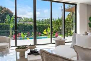 5854 SW 30th St, Miami, FL 33155 - Photo 9