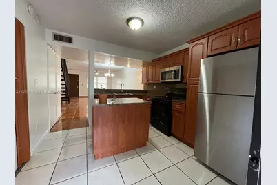 5901 W 18th Ct #5-4, Hialeah, FL 33012 - Photo 7