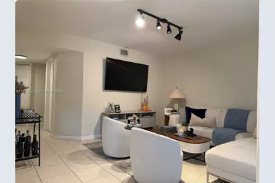 882 NW 92nd Ave #882, Plantation, FL 33324 - Photo 3