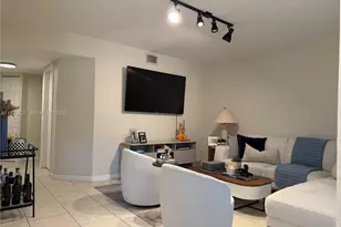 882 NW 92nd Ave, Plantation, FL 33324 - Photo 3