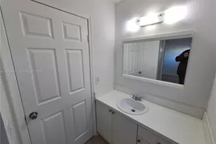 2011 Bay Dr, Miami Beach, FL 33141 - Photo 29