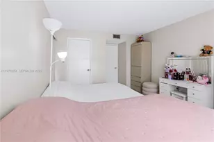 5201 NW 7th St, Miami, FL 33126 - Photo 9