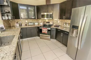 4612 NW 94th Ct, Doral, FL 33178 - Photo 7