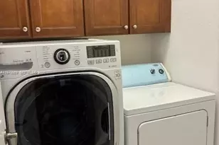 8848 NW 101st Pl, Doral, FL 33178 - Photo 15