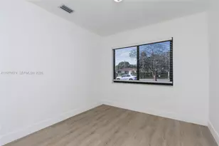16049 NE 9th Pl, North Miami Beach, FL 33162 - Photo 15