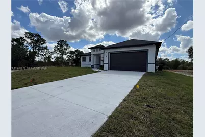 904 Asher St E, Lehigh Acres, FL 33974 - Photo 3