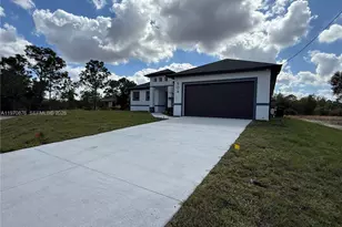 904 Asher St E, Lehigh Acres, FL 33974 - Photo 3