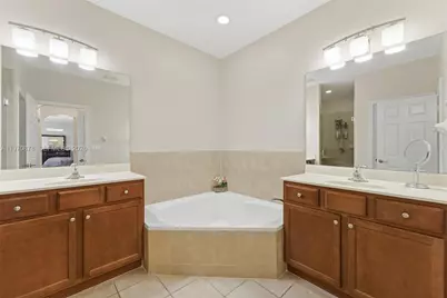 9102 SW 170th Ct, Miami, FL 33196 - Photo 27