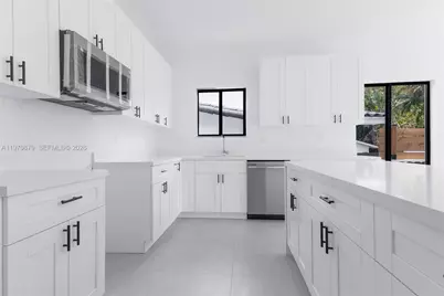 1494 NE 117th St, Miami, FL 33161 - Photo 5