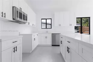 1494 NE 117th St, Miami, FL 33161 - Photo 5