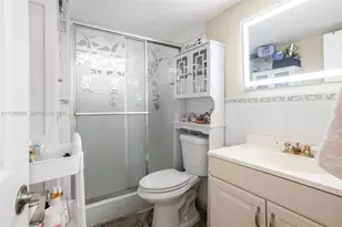 16450 Miami Dr, North Miami Beach, FL 33162 - Photo 17