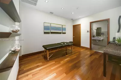 1060 Brickell Ave #1605, Miami, FL 33131 - Photo 37